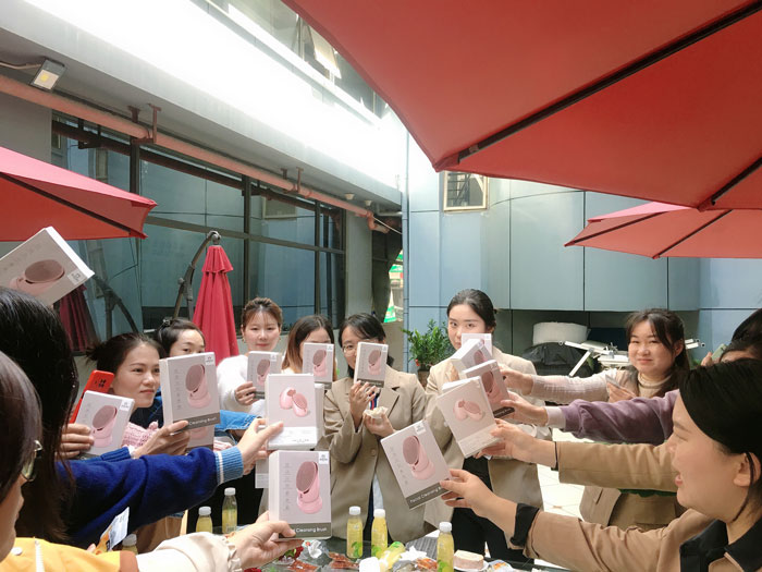 女神節(jié)快樂|有鮮花，有陽光，有愛的薩瑪瑞事業(yè)