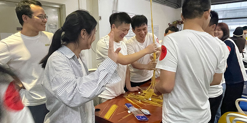 赫名視顯室內(nèi)拓展《凝聚力量，高效協(xié)作》