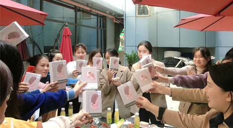 女神節(jié)快樂|有鮮花，有陽光，有愛的赫名視顯事業(yè)2022